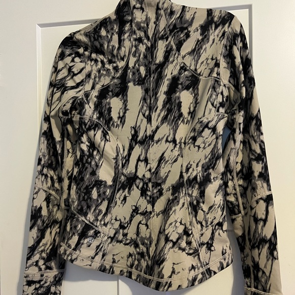 Lululemon Define Jacket - Picture 3 of 6